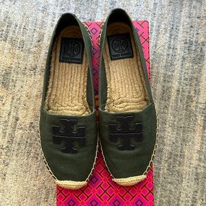 Tory Burch Weston Flat Green/Navy Canvas Espadrille Size 7.5